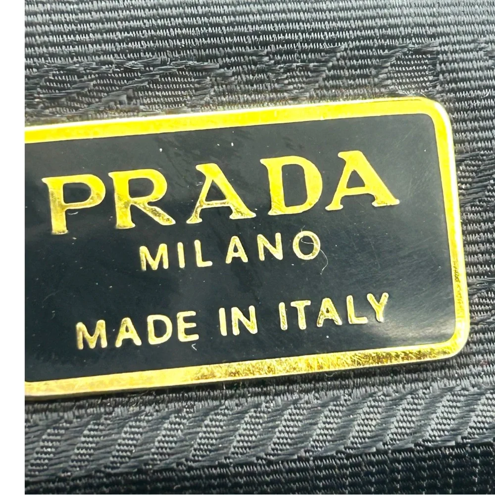 Prada Tote Chain shoulder bag - Picture 12 of 17